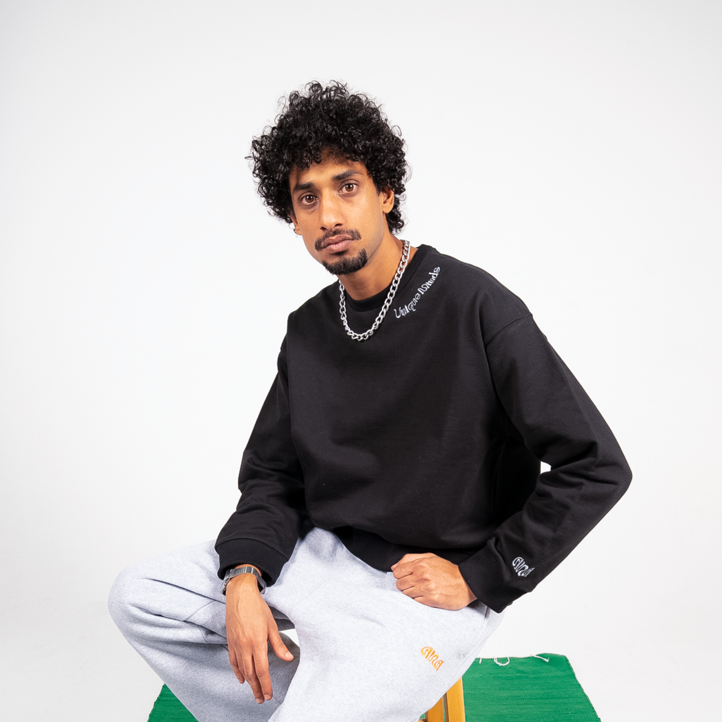 ANA CAI Unique Minds embroidered crewneck in 100% cotton with boxy fit and ribbed crew neckline