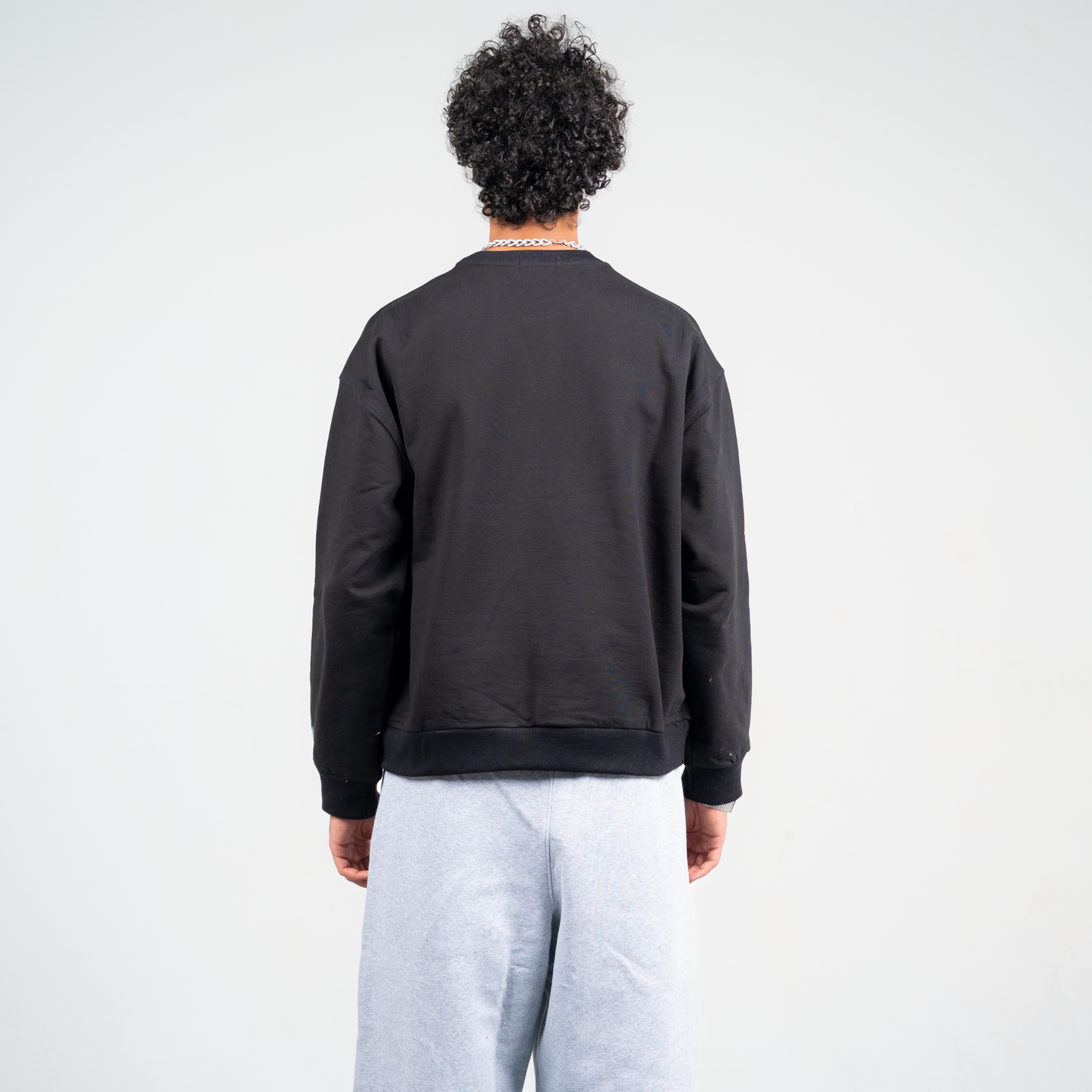 ANA CAI Unique Minds embroidered crewneck in 100% cotton with boxy fit and ribbed crew neckline